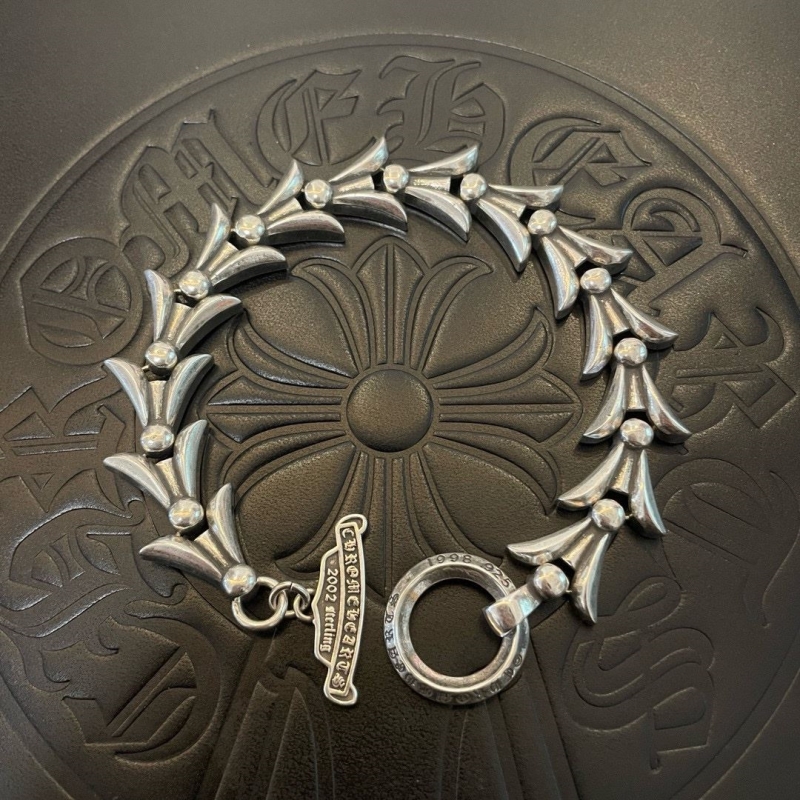 Ch**me He**ts bracelets